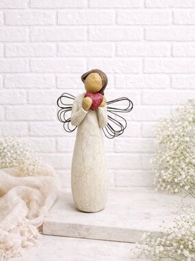 Willow Tree Vintage Angel of the Heart Figurine Artist Susan Lordi 2000